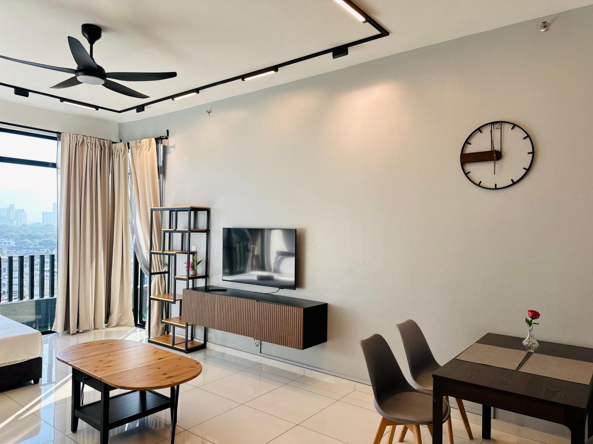New Georgetown Instagramable 2Br Homestay For 10Pax 无敌美景两房民宿 Beacon Executive Suite Экстерьер фото